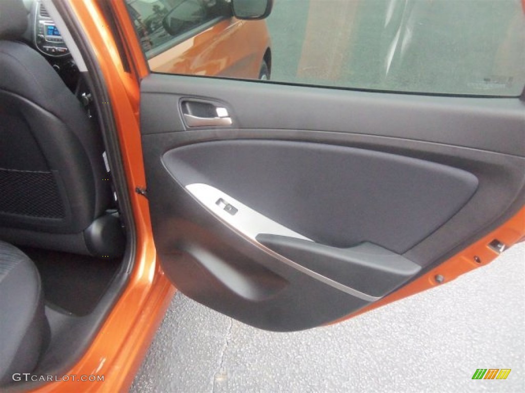 2016 Accent SE Hatchback - Vitamin C / Black photo #15