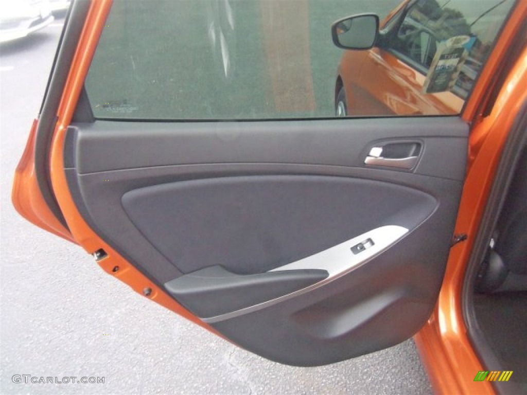 2016 Accent SE Hatchback - Vitamin C / Black photo #20