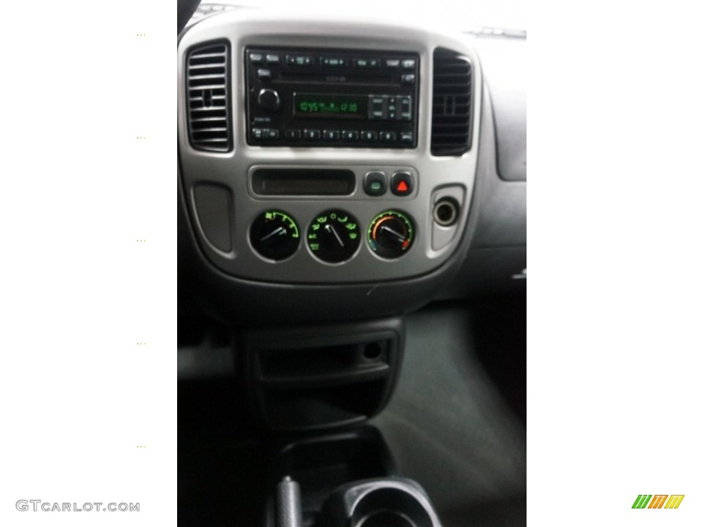 2003 Escape XLT V6 - True Blue Metallic / Medium Dark Flint photo #37