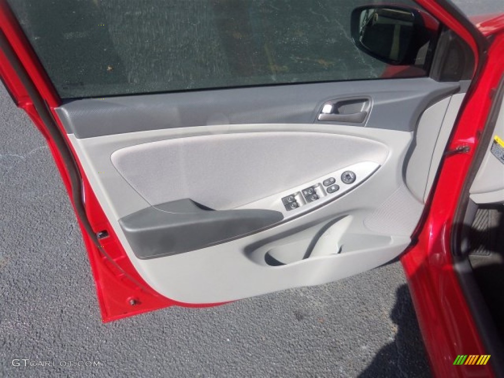 2016 Accent SE Sedan - Boston Red / Gray photo #19