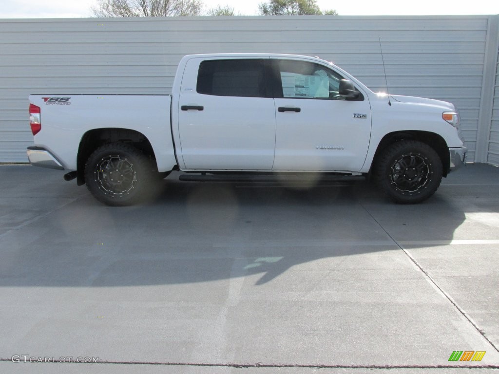 2016 Tundra SR5 CrewMax - Super White / Graphite photo #3