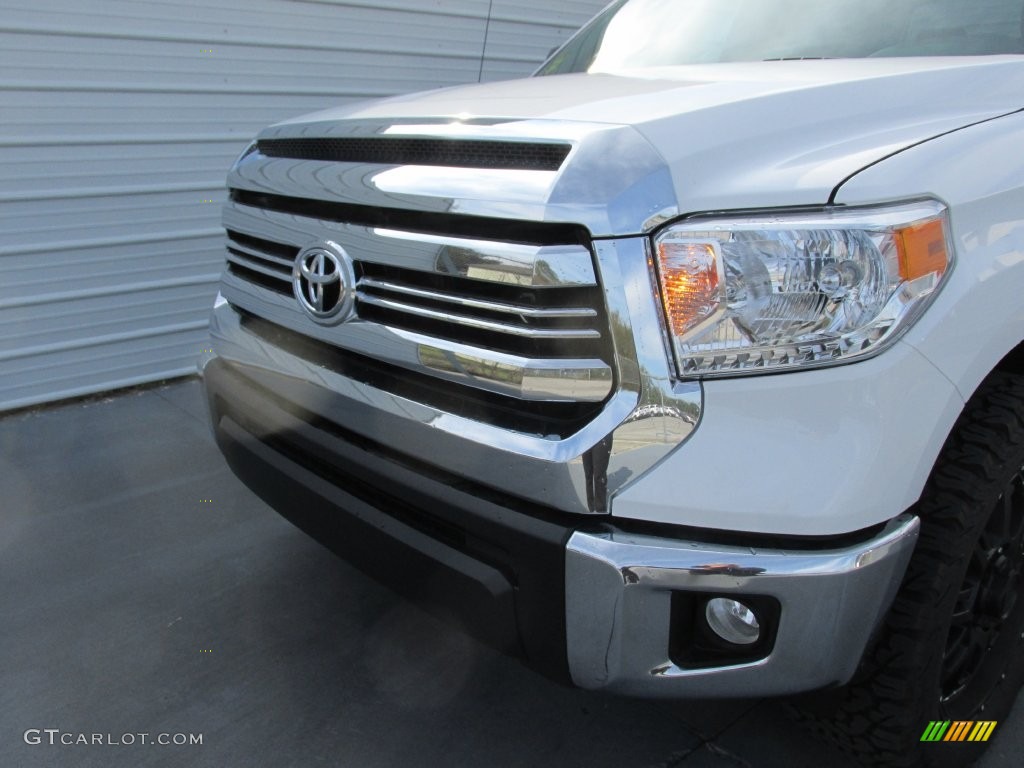 2016 Tundra SR5 CrewMax - Super White / Graphite photo #10