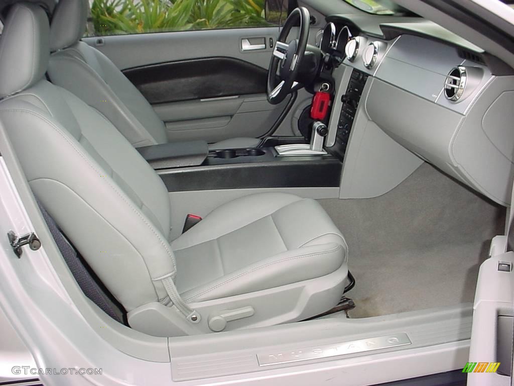 2006 Mustang V6 Premium Coupe - Satin Silver Metallic / Light Graphite photo #10