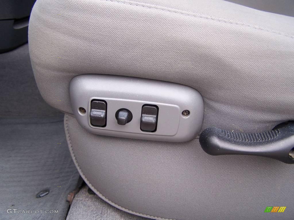 2006 Ram 1500 SLT Quad Cab 4x4 - Bright Silver Metallic / Medium Slate Gray photo #38