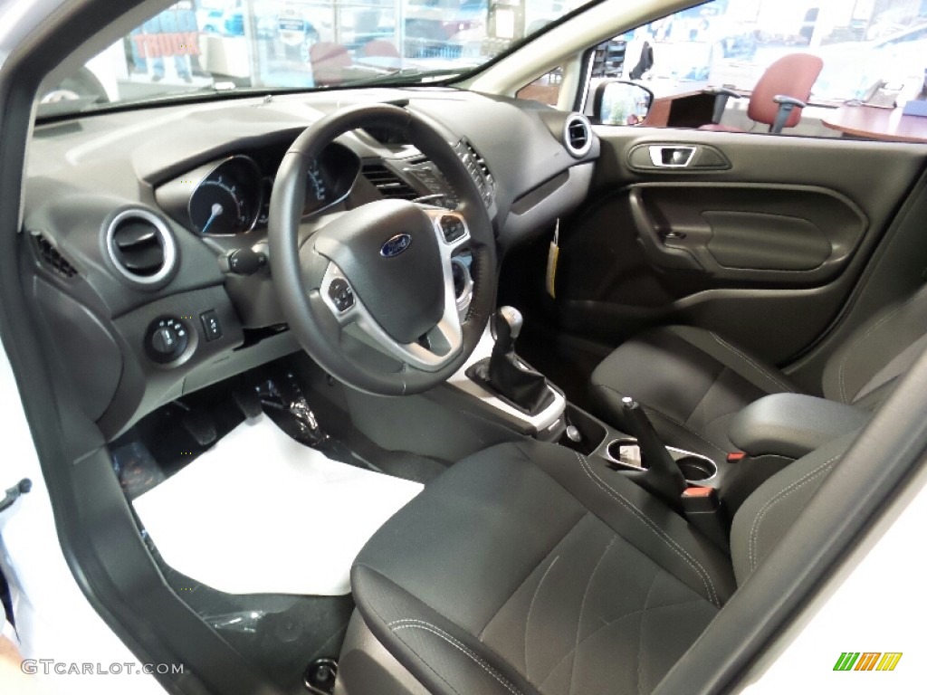 Charcoal Black Interior 2016 Ford Fiesta SE Hatchback Photo #109909923
