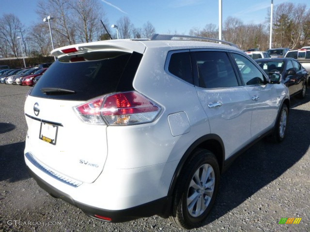 2016 Rogue SV AWD - Glacier White / Almond photo #7