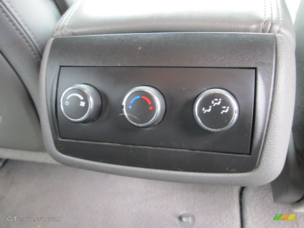 2009 Traverse LS - Dark Blue Metallic / Dark Gray/Light Gray photo #20