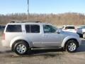 2005 Silver Lightning Metallic Nissan Pathfinder LE 4x4  photo #11