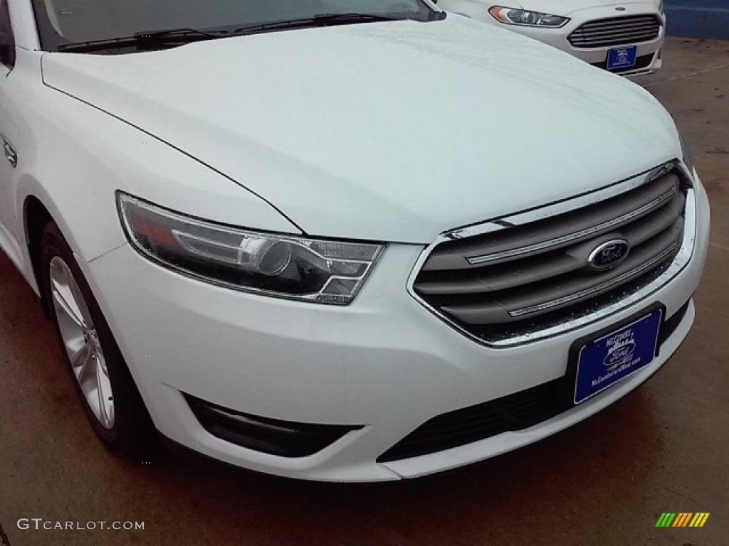 2015 Taurus SEL - Oxford White / Dune photo #2