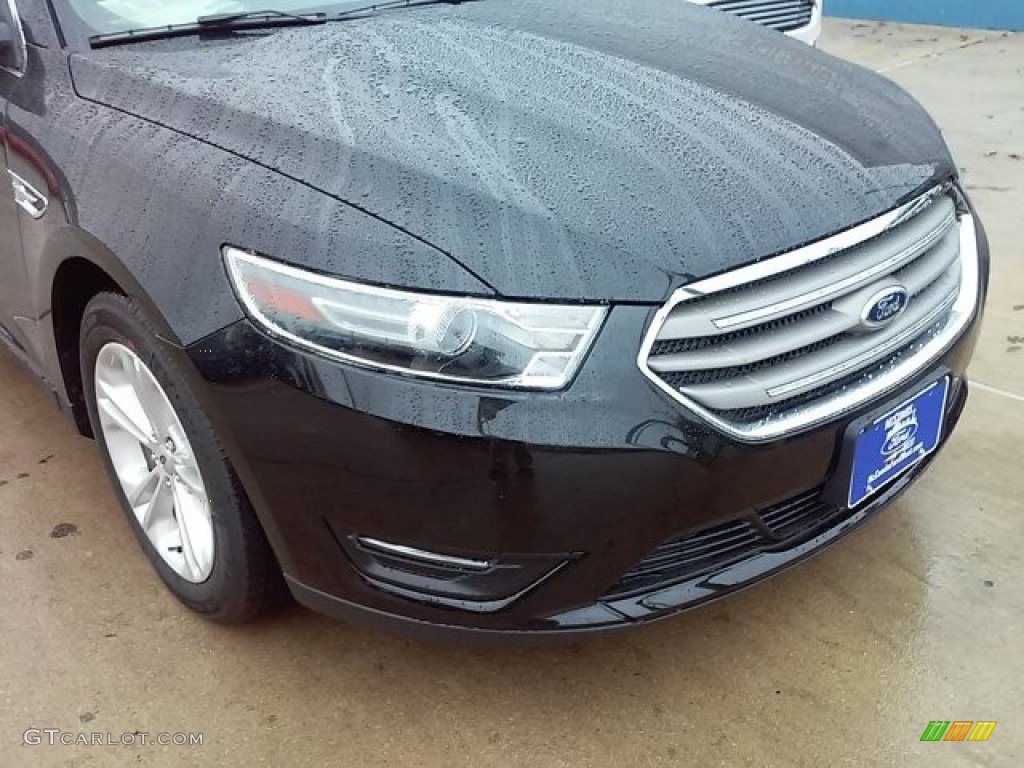 2015 Taurus SEL - Tuxedo Black Metallic / Charcoal Black photo #2
