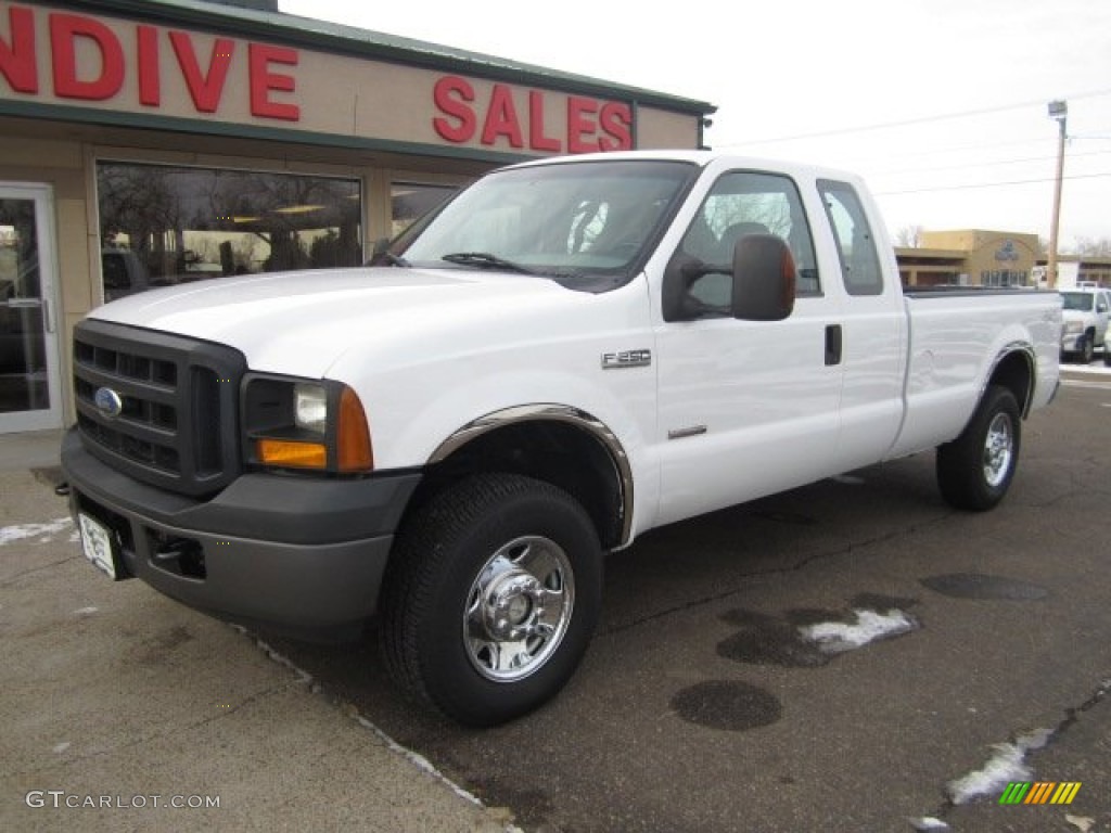 2007 F250 Super Duty XL SuperCab 4x4 - Oxford White Clearcoat / Medium Flint photo #1