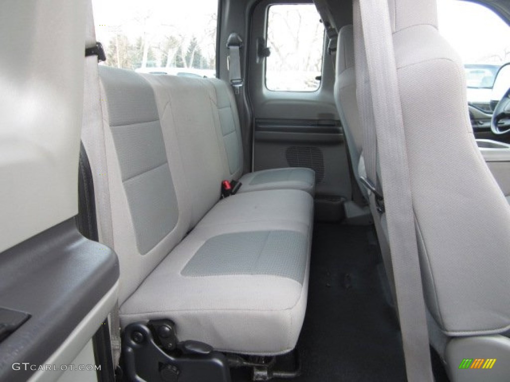 2007 F250 Super Duty XL SuperCab 4x4 - Oxford White Clearcoat / Medium Flint photo #17