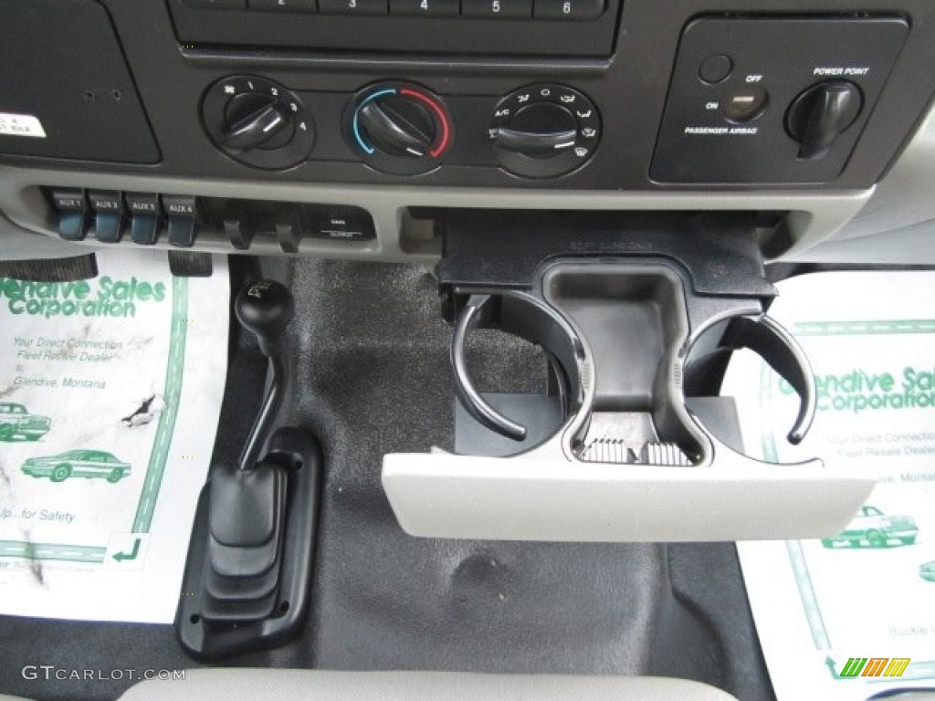 2007 F250 Super Duty XL SuperCab 4x4 - Oxford White Clearcoat / Medium Flint photo #22