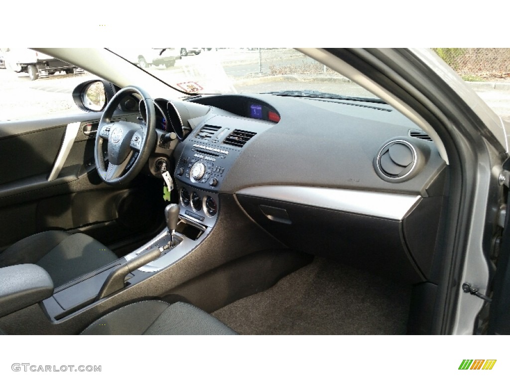 2010 MAZDA3 s Sport 4 Door - Liquid Silver Metallic / Black photo #6