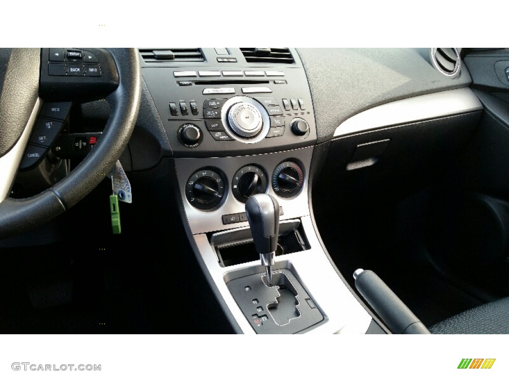 2010 MAZDA3 s Sport 4 Door - Liquid Silver Metallic / Black photo #14