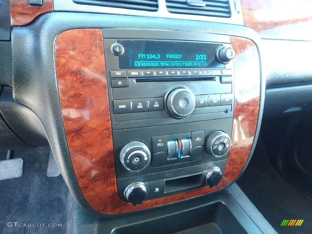 2011 Avalanche LS 4x4 - Sheer Silver Metallic / Ebony photo #28