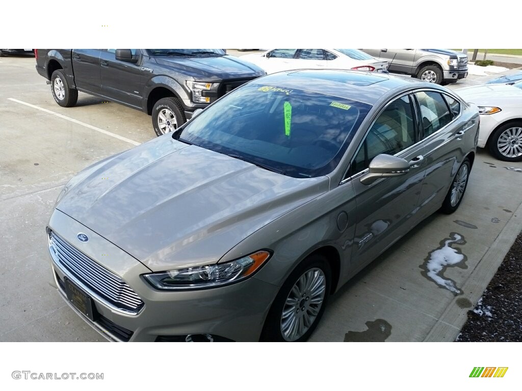 2015 Fusion Energi SE - Tectonic Silver Metallic / Charcoal Black photo #5