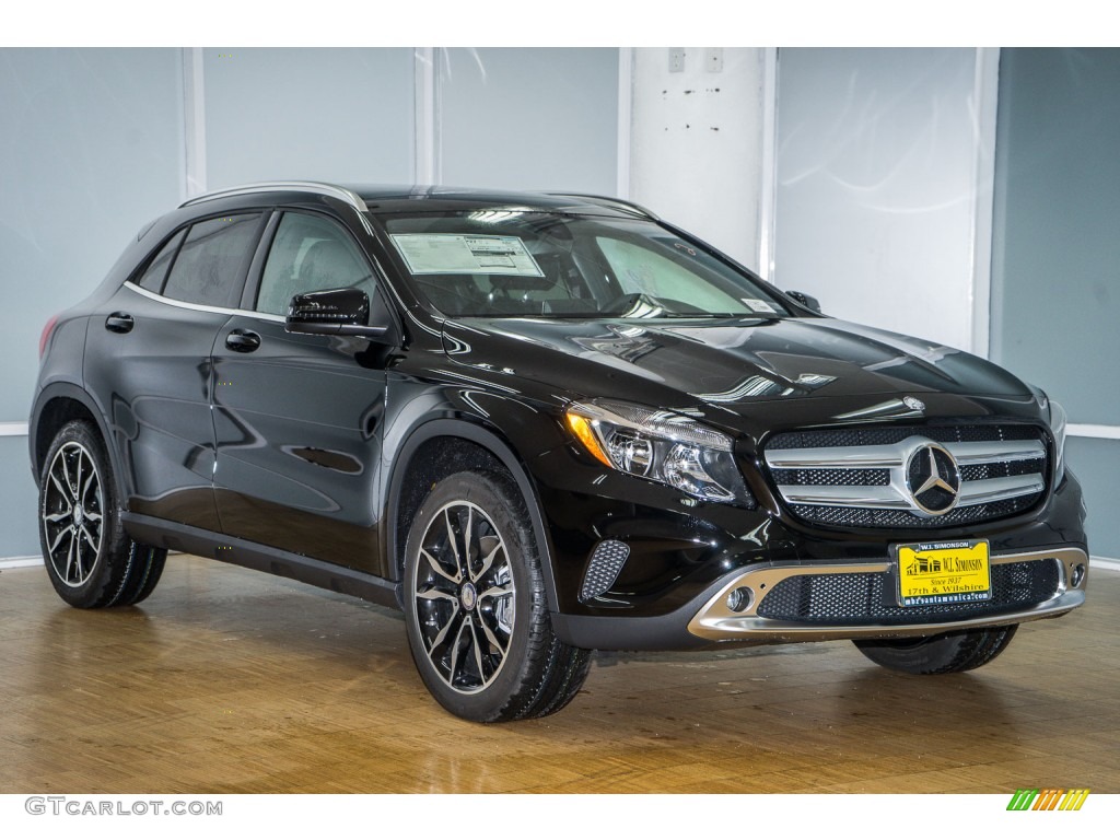 2016 GLA 250 4Matic - Night Black / Black photo #12