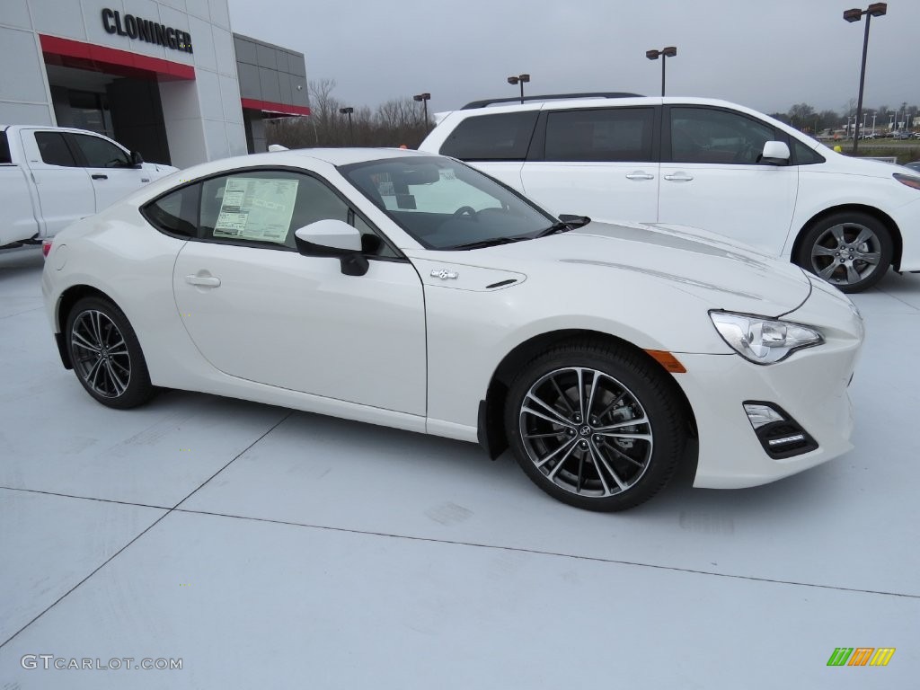 2016 FR-S Coupe - Halo White / Black photo #1