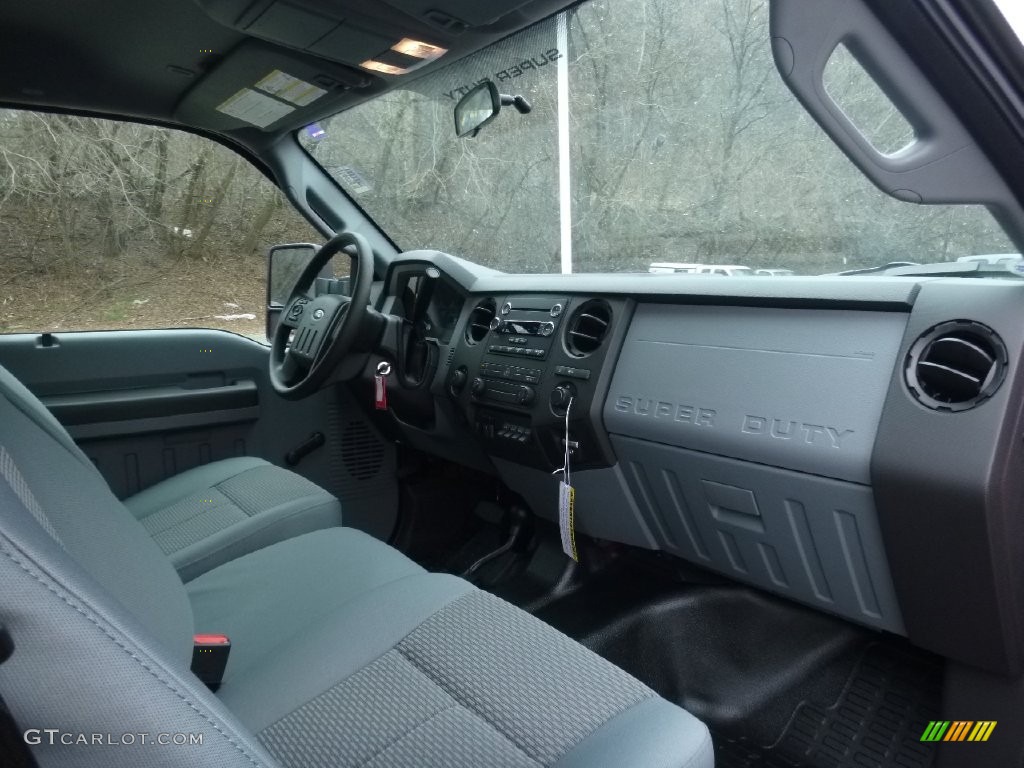 2016 F250 Super Duty XL Crew Cab 4x4 - Race Red / Steel photo #2