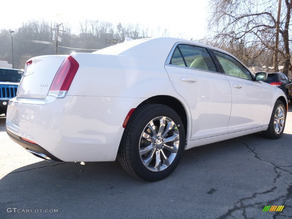 2016 300 Limited AWD - Ivory Tri-Coat Pearl / Black/Linen photo #5