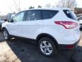 2016 Oxford White Ford Escape SE 4WD  photo #3