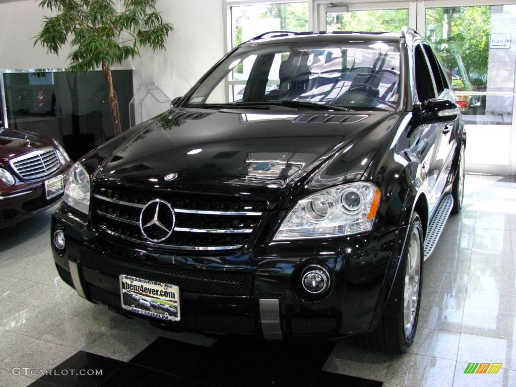 Black Mercedes-Benz ML