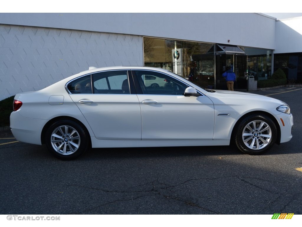 2016 5 Series 528i xDrive Sedan - Alpine White / Cinnamon Brown photo #2