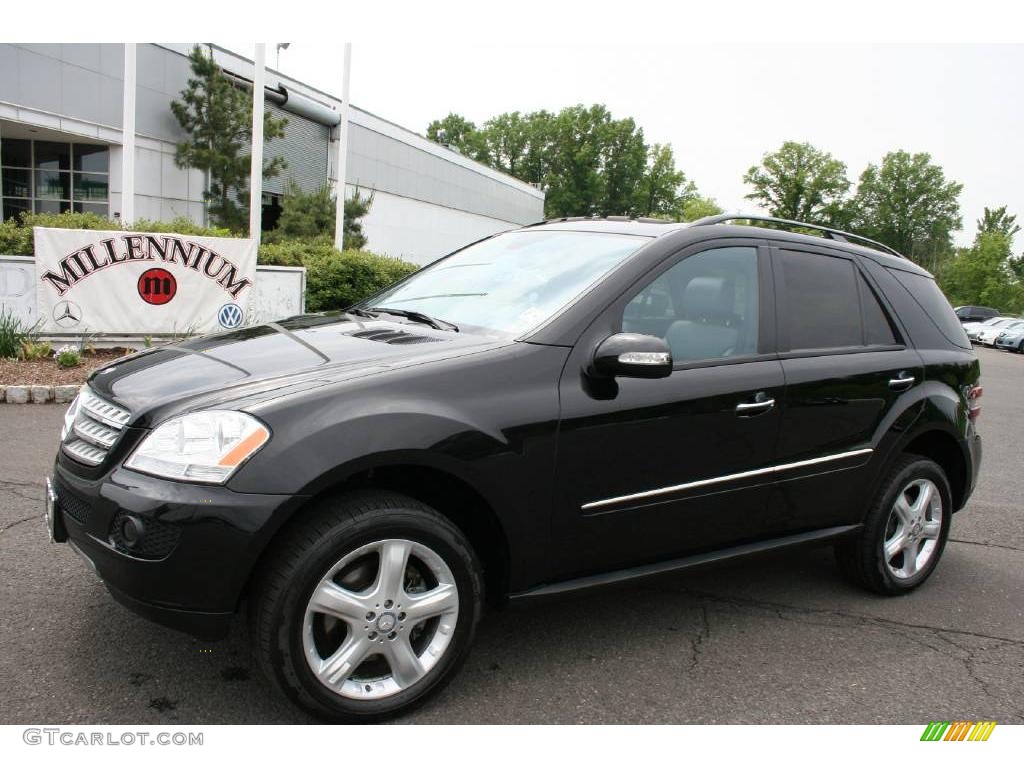 2008 ML 350 4Matic - Black / Black photo #1