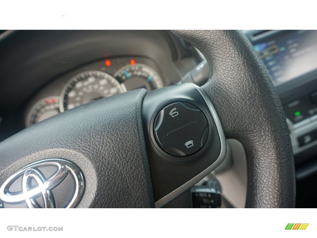 2014 Camry LE - Super White / Ash photo #20