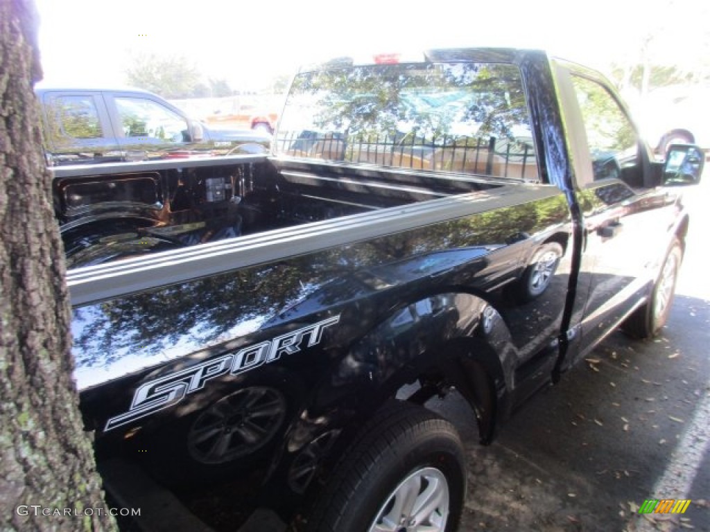 2016 F150 XL Regular Cab - Shadow Black / Medium Earth Gray photo #9