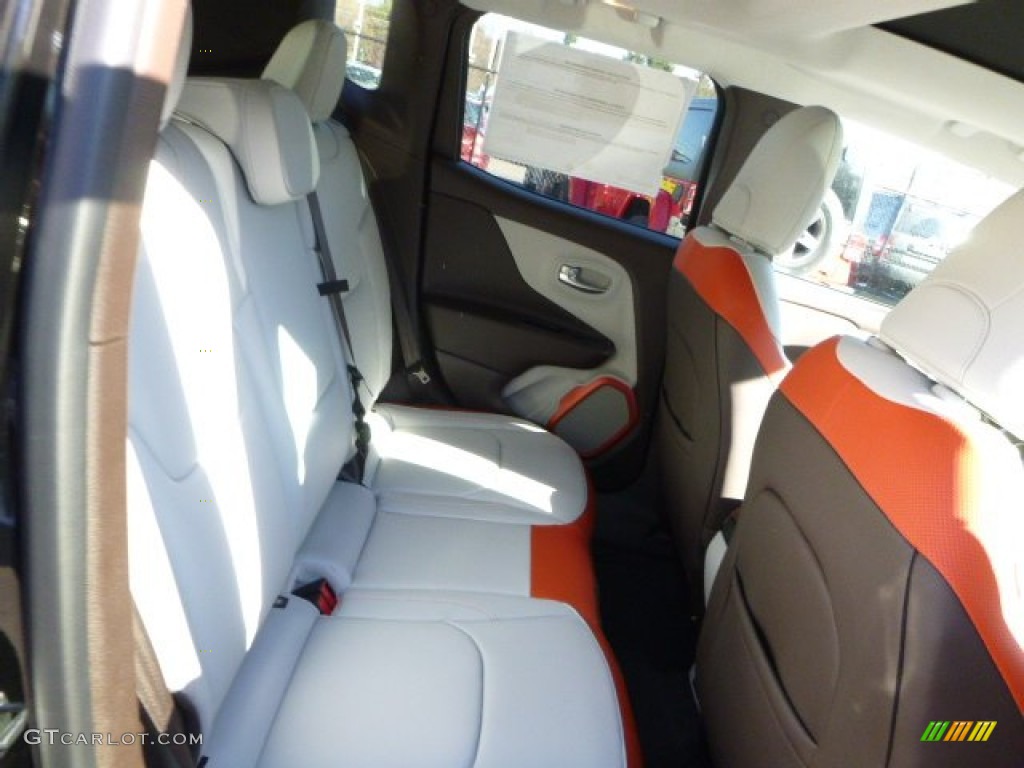 2016 Jeep Renegade Limited 4x4 Rear Seat Photo #109968317