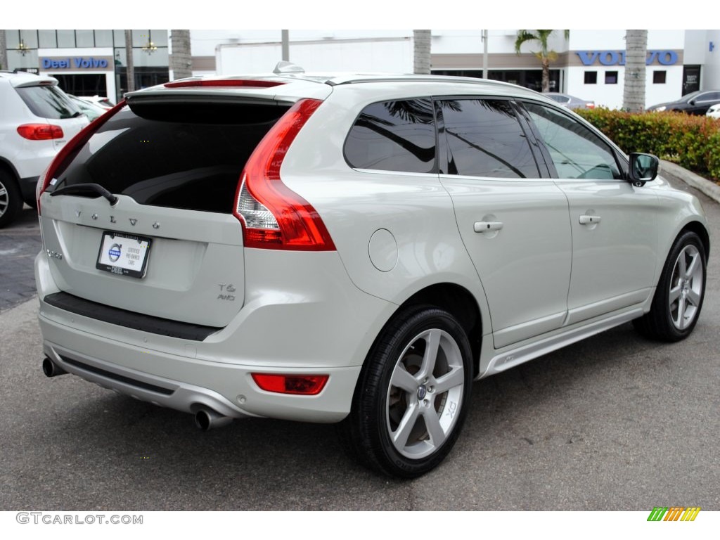 2013 XC60 T6 AWD R-Design - Cosmic White Metallic / R Design Soft Beige/Off Black Inlay photo #9