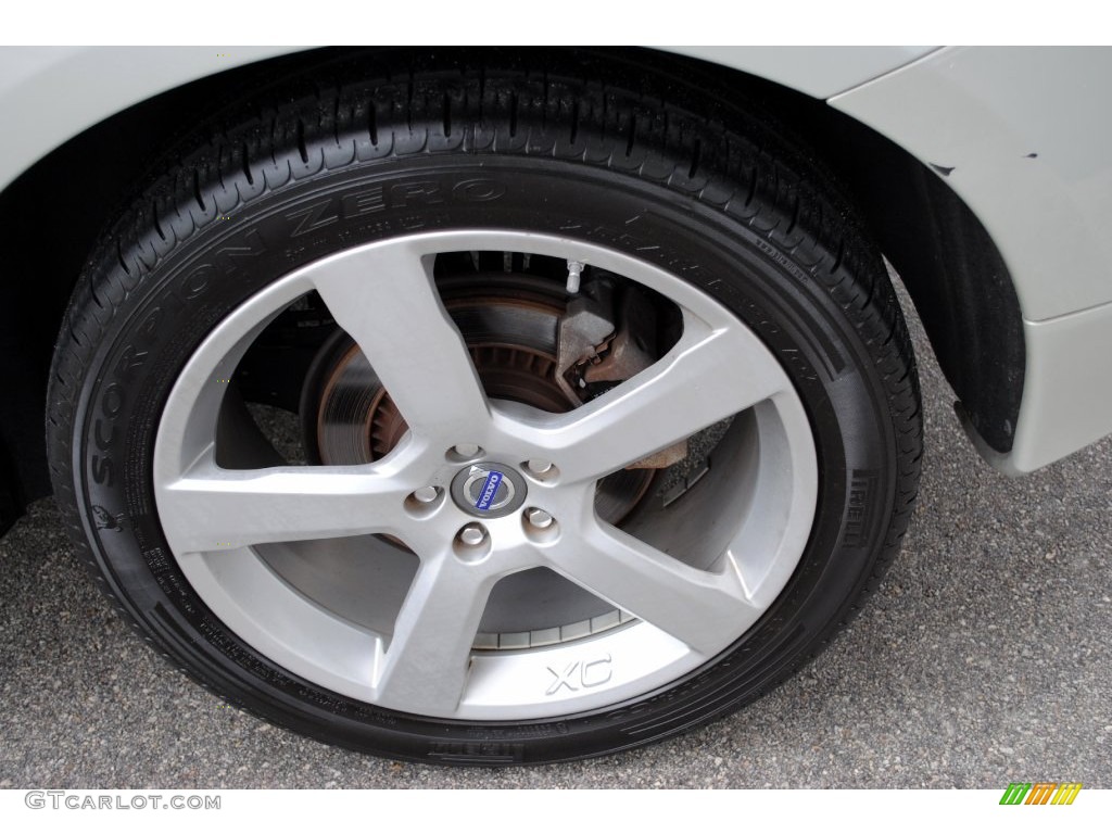 2013 XC60 T6 AWD R-Design - Cosmic White Metallic / R Design Soft Beige/Off Black Inlay photo #11