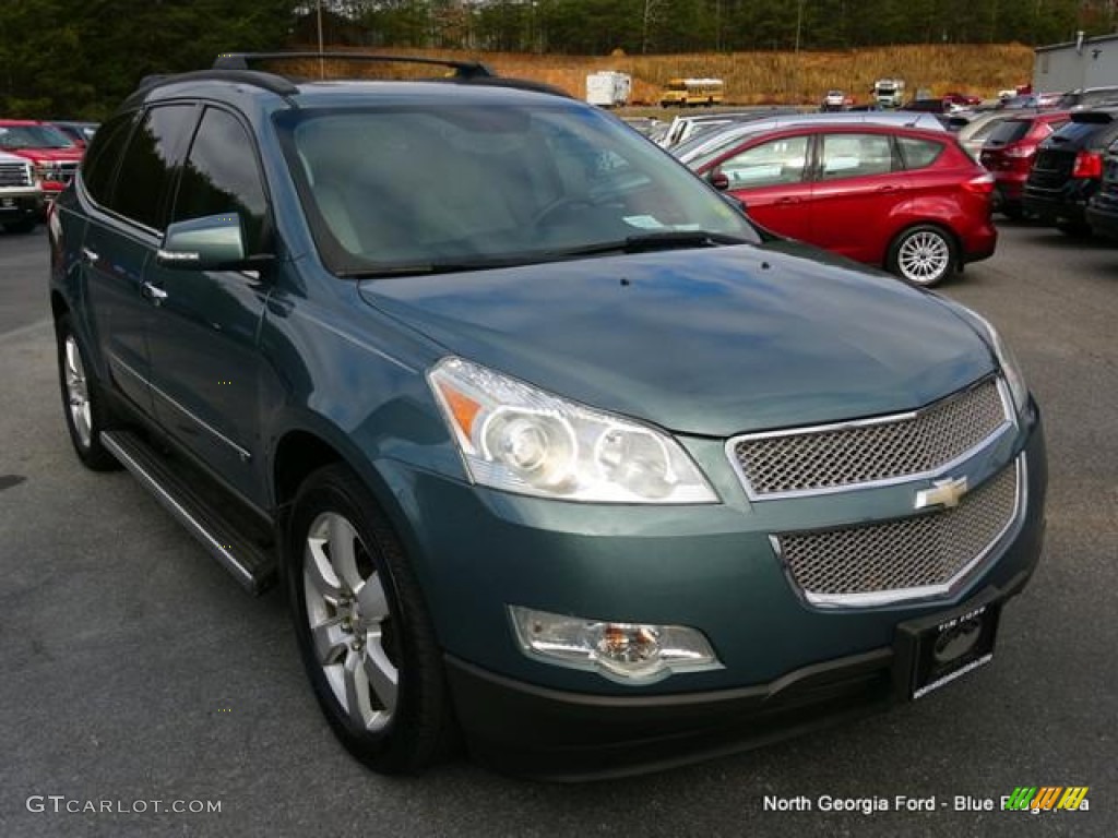 2009 Traverse LTZ - Silver Moss Metallic / Cashmere/Ebony photo #7