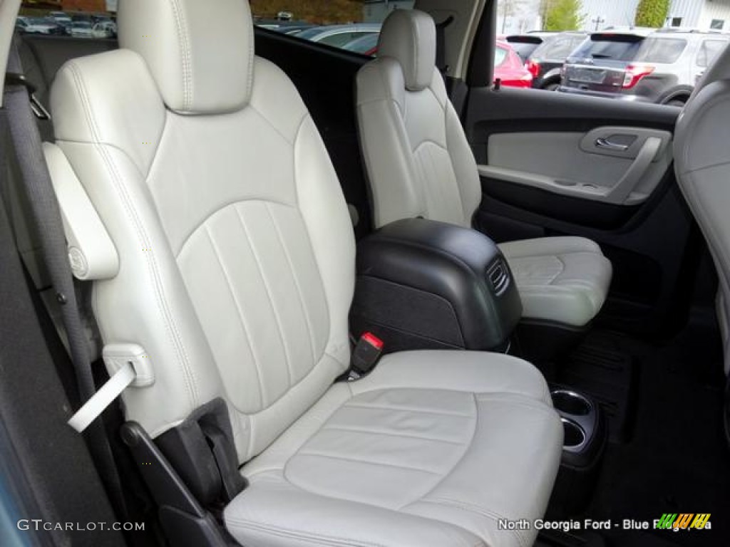 2009 Traverse LTZ - Silver Moss Metallic / Cashmere/Ebony photo #14
