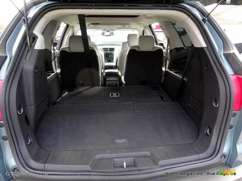 2009 Traverse LTZ - Silver Moss Metallic / Cashmere/Ebony photo #17