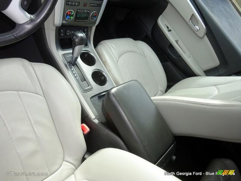 2009 Traverse LTZ - Silver Moss Metallic / Cashmere/Ebony photo #32