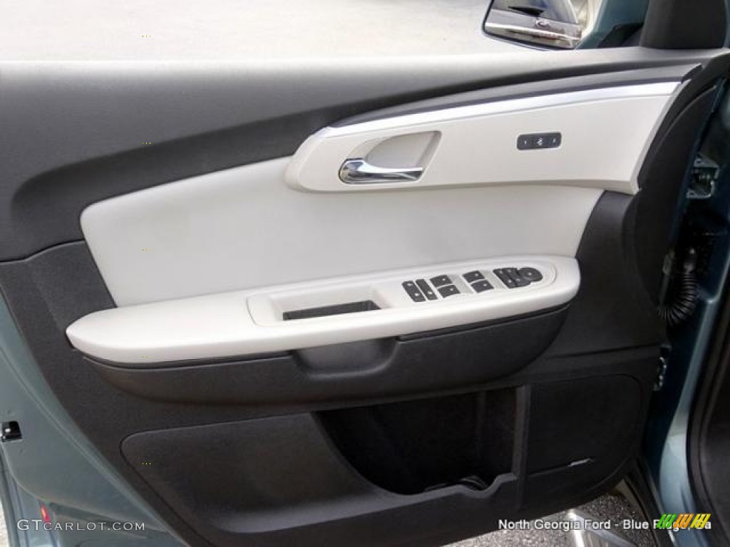 2009 Traverse LTZ - Silver Moss Metallic / Cashmere/Ebony photo #34