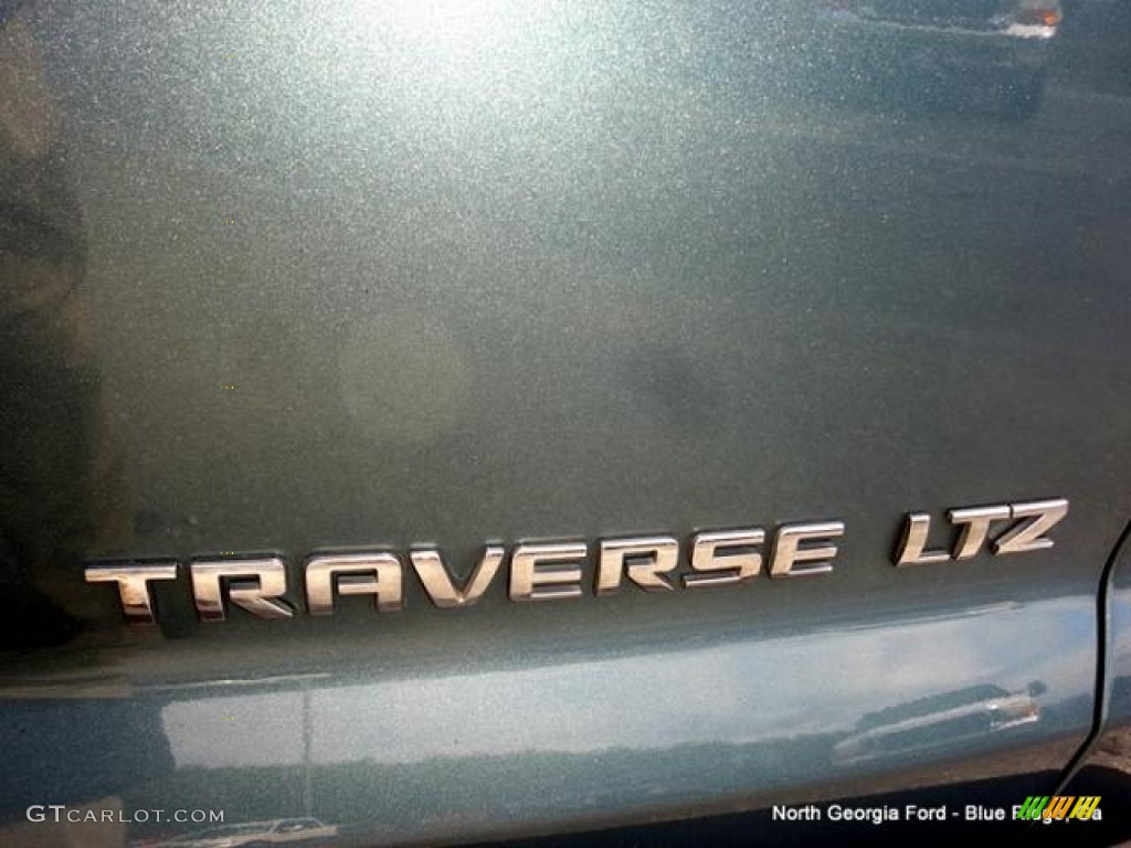 2009 Traverse LTZ - Silver Moss Metallic / Cashmere/Ebony photo #43