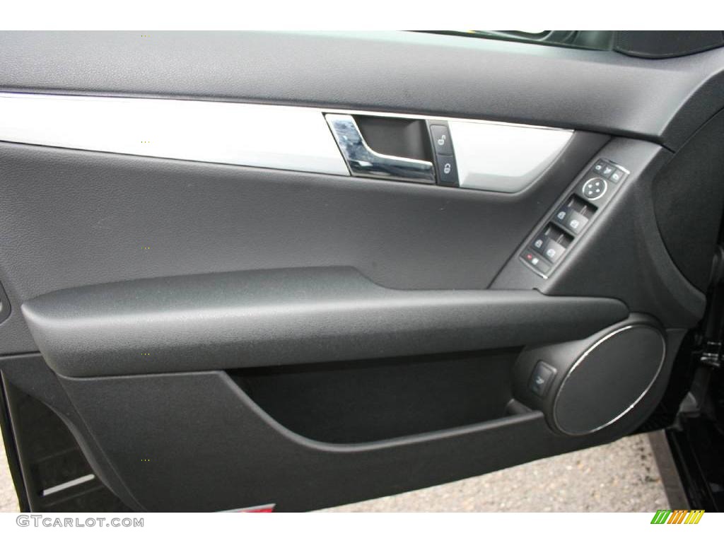 2008 C 300 4Matic Sport - Black / Black photo #9
