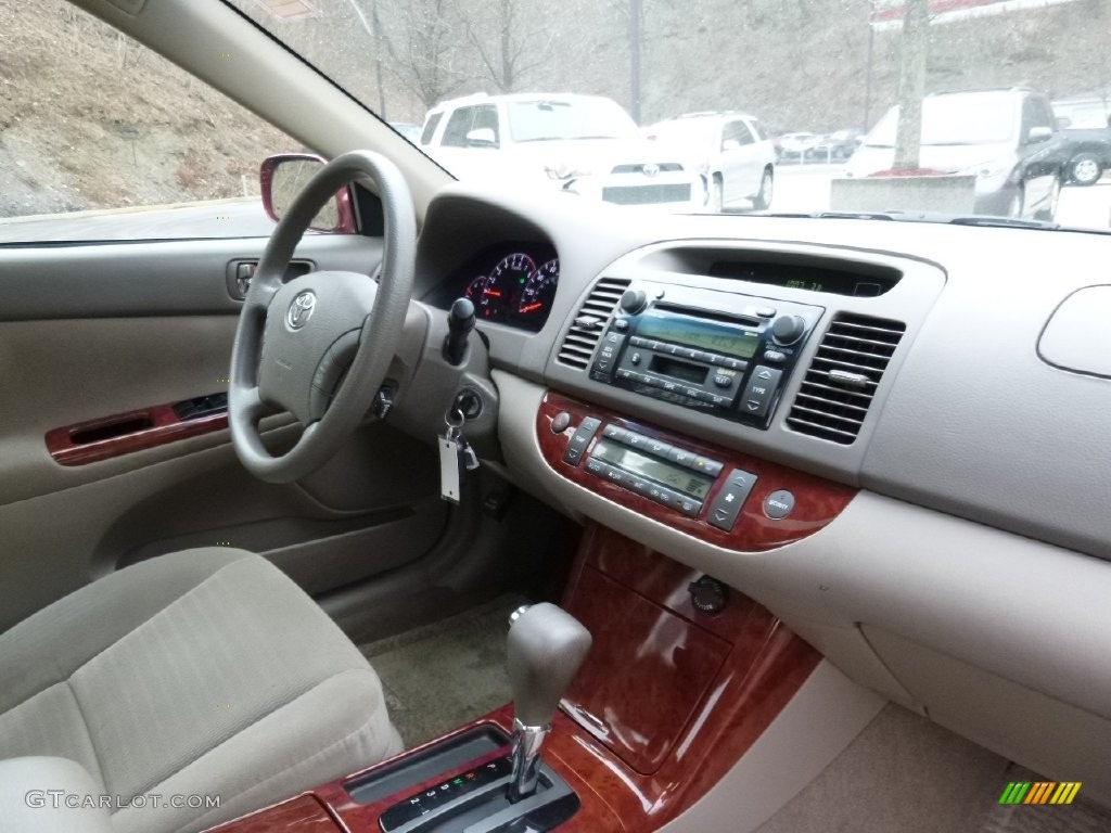 2006 Camry XLE - Salsa Red Pearl / Taupe photo #11