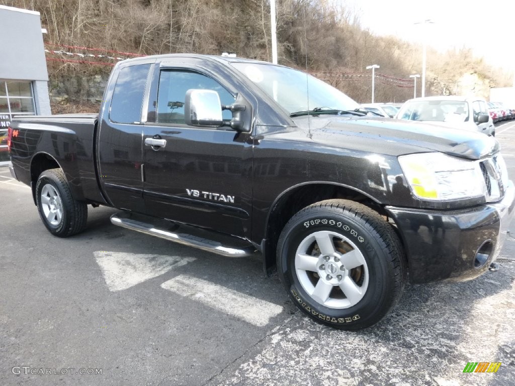 2005 Titan SE King Cab 4x4 - Galaxy Black / Graphite/Titanium photo #7