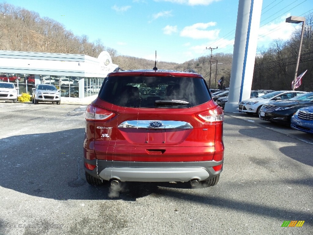 2016 Escape SE - Ruby Red Metallic / Charcoal Black photo #2