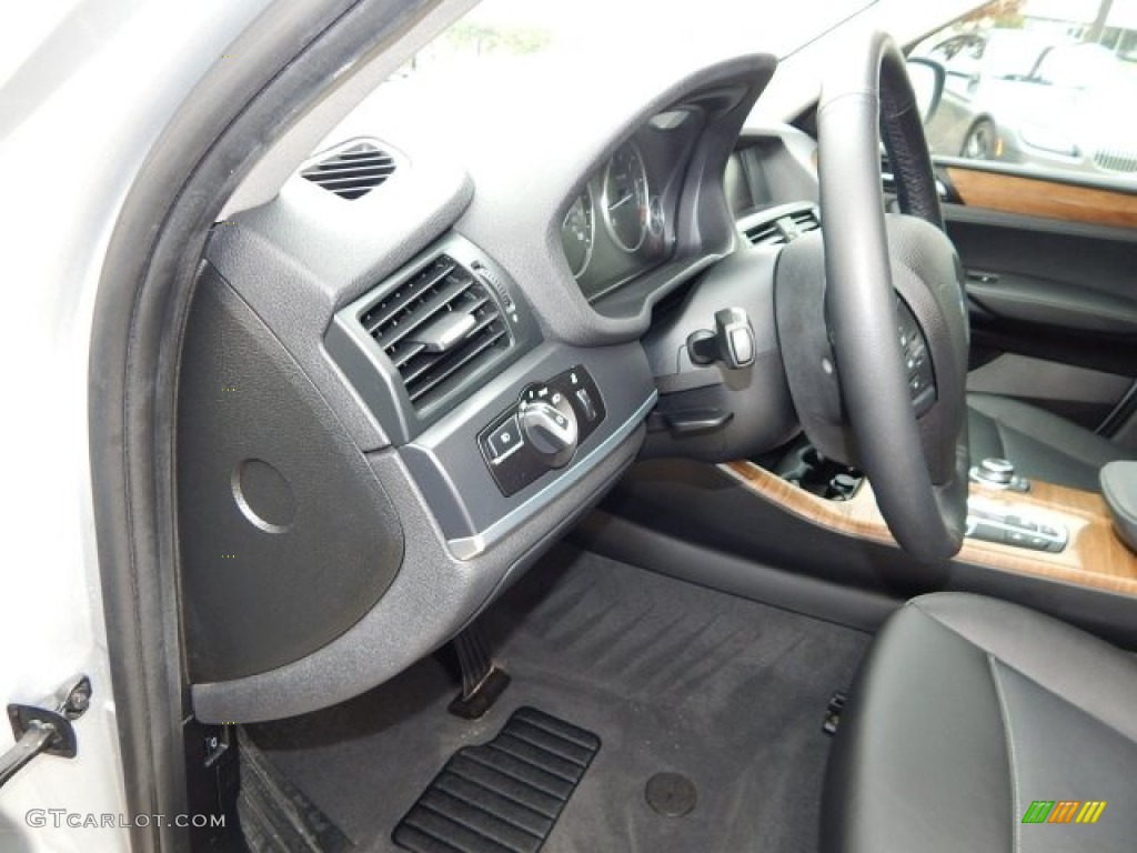 2013 X3 xDrive 28i - Titanium Silver Metallic / Black photo #73