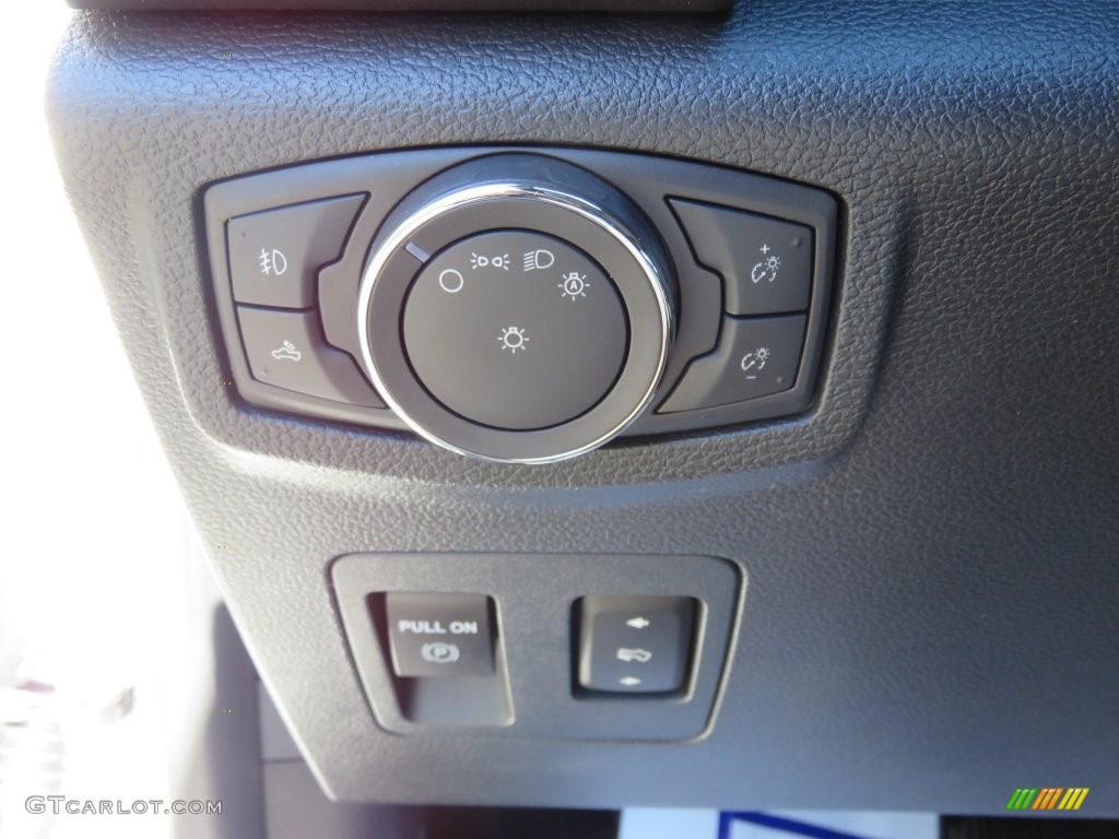 2016 F150 XLT SuperCrew - Oxford White / Black photo #37