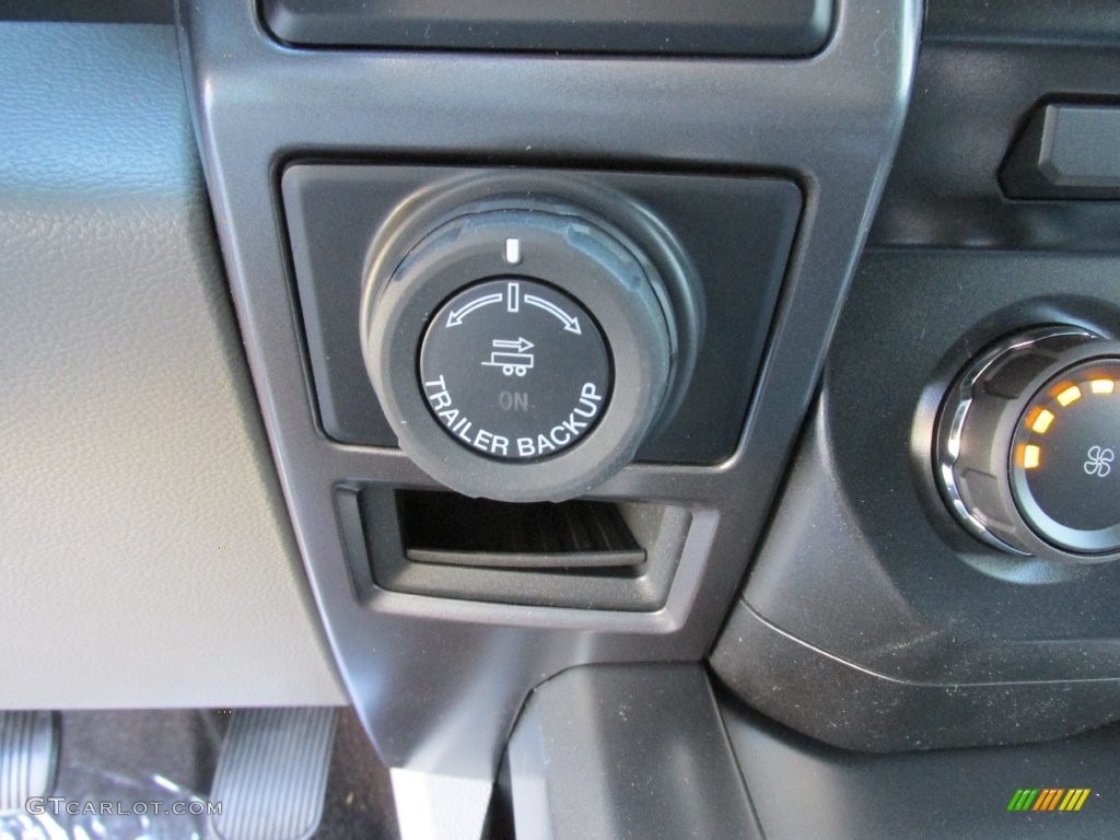2016 F150 XLT SuperCrew - Magnetic / Medium Earth Gray photo #31