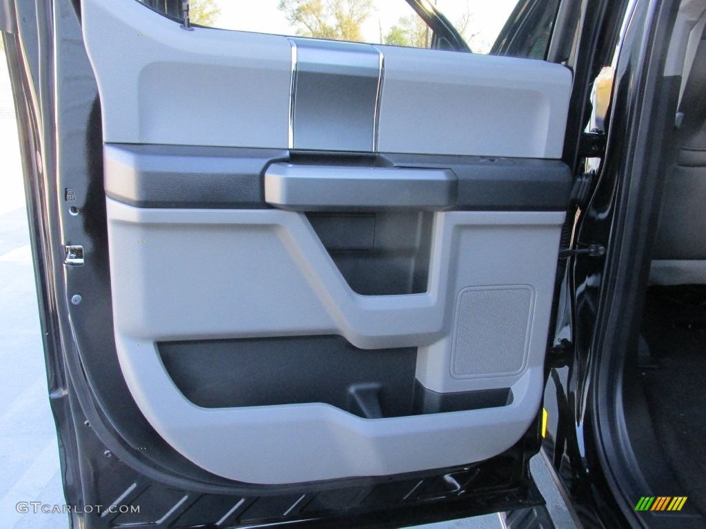 2016 F150 XLT SuperCrew - Shadow Black / Medium Earth Gray photo #18