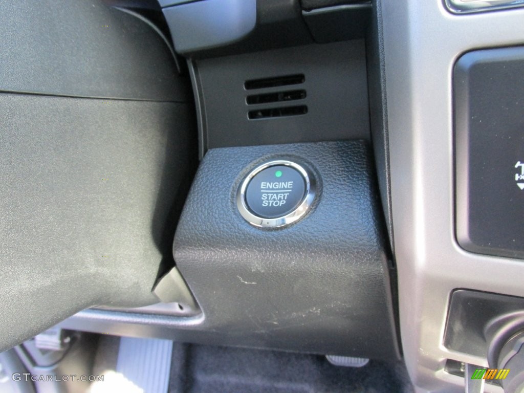 2016 F150 Lariat SuperCrew 4x4 - Ingot Silver / Black photo #32