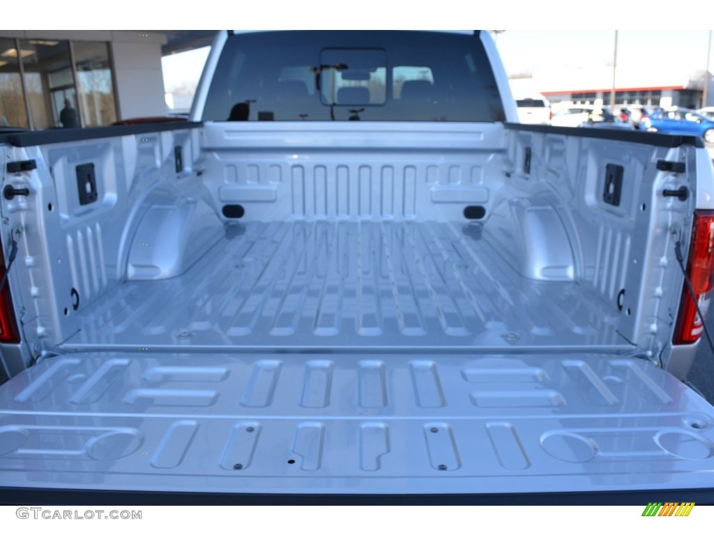 2016 Ford F150 XLT SuperCrew Trunk Photos